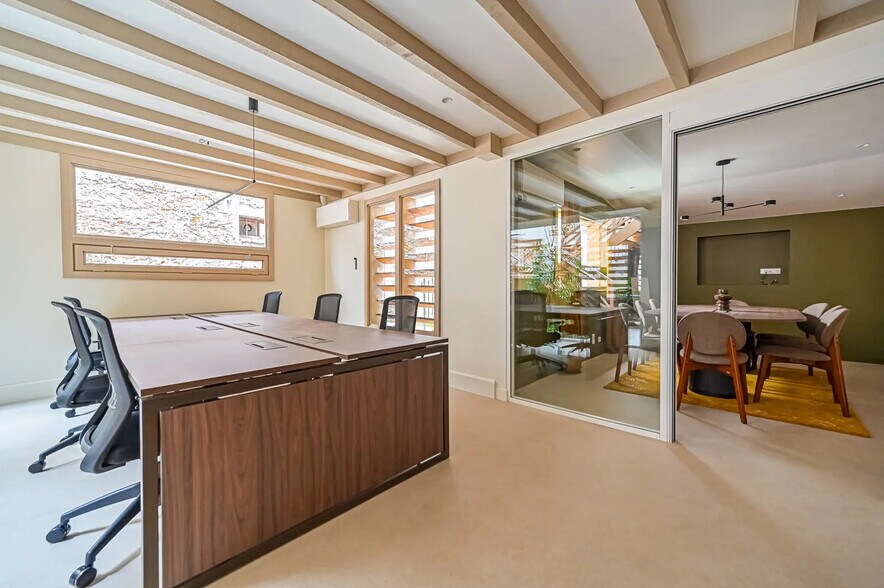 Bureau dans Paris à vendre - Photo du bâtiment - Image 3 de 12