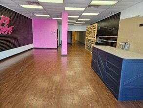 215 E Randolph Ave, Enid, OK for lease Interior Photo- Image 2 of 6