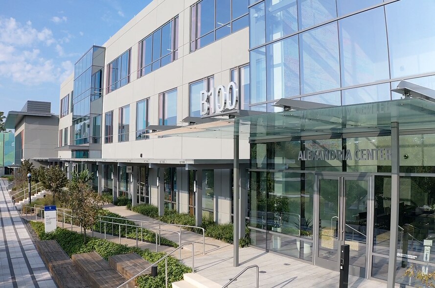 8800 Technology Forest Pl, The Woodlands, TX à louer - Photo du bâtiment - Image 1 de 39