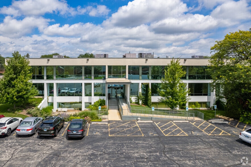 2775 Algonquin Rd, Rolling Meadows, IL for lease - Building Photo - Image 2 of 9
