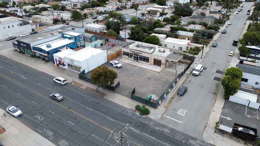 1946 E Thompson Blvd, Ventura, CA à vendre - Photo du bâtiment - Image 3 de 3