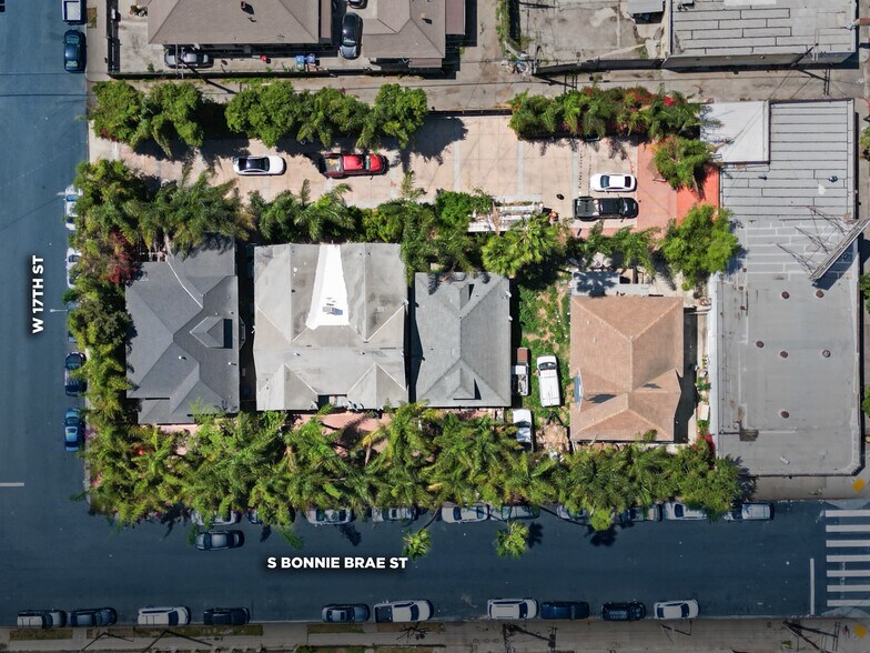 Bonnie Brae Portfolio portefeuille de 4 propriétés à vendre sur LoopNet.ca - Photo du bâtiment - Image 2 de 13