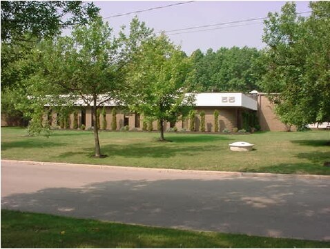 55 Woodridge Dr, Amherst, NY à louer - Photo du bâtiment - Image 3 de 3