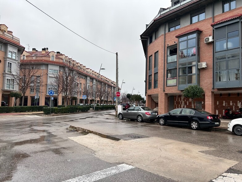 Avenida Principes de Asturias, 20, Alovera, Guadalajara for sale - Building Photo - Image 3 of 4