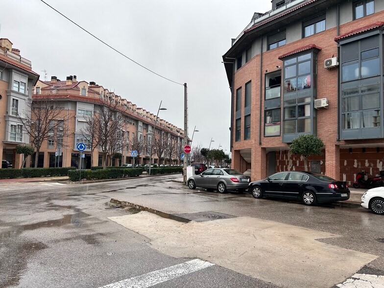 Avenida Principes de Asturias, 20, Alovera, Guadalajara à vendre - Photo du bâtiment - Image 3 de 4