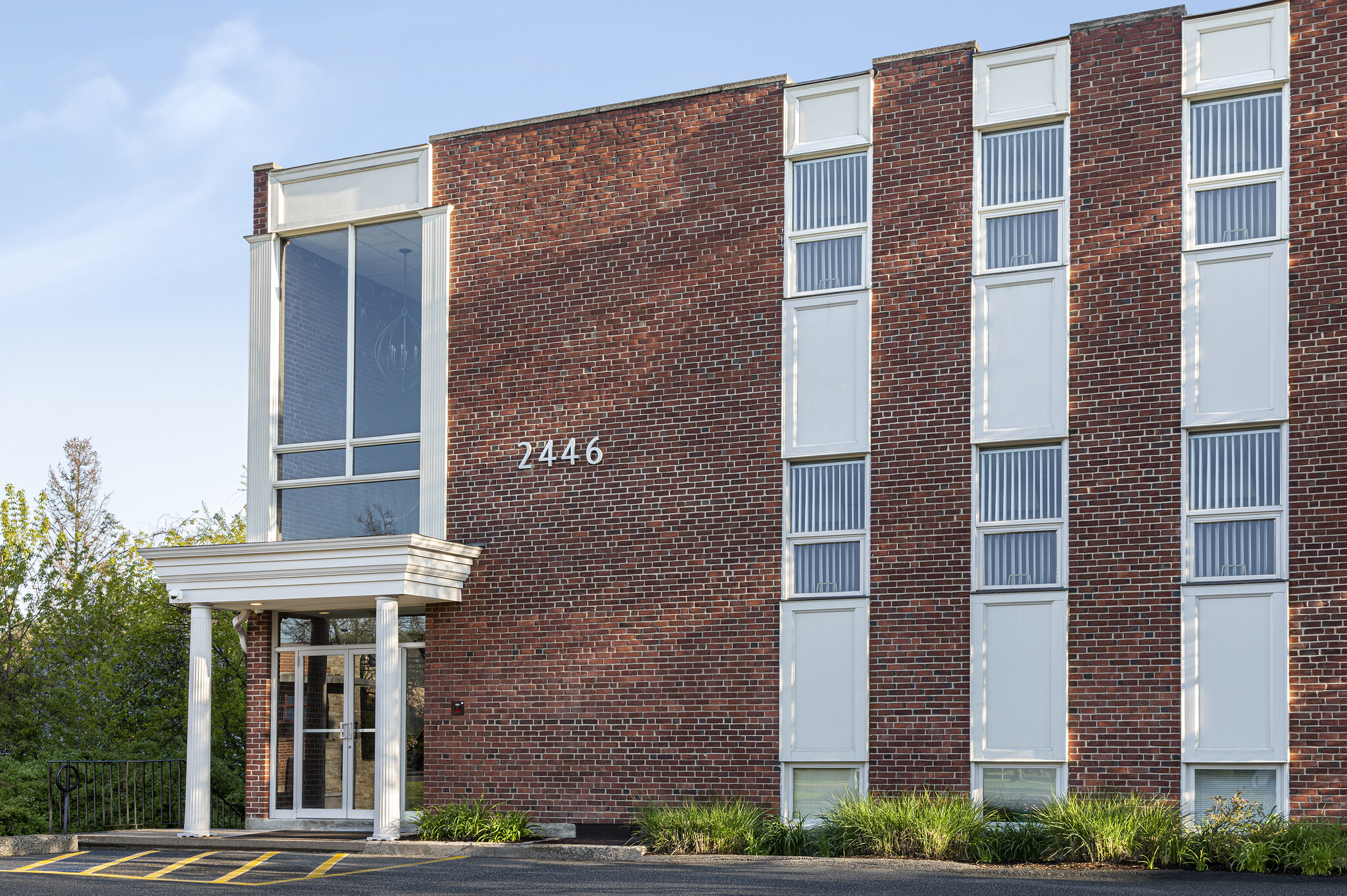 2446 Albany Ave, West Hartford, CT for sale Building Photo- Image 1 of 1