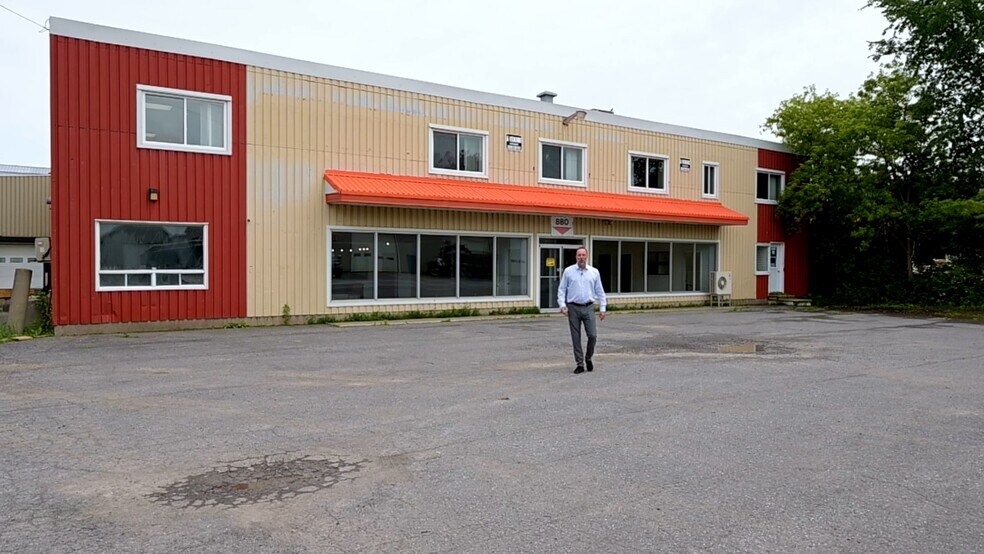 878-880 Rue Principale, Saint-blaise-sur-richelieu, QC for sale - Commercial Listing Video - Image 2 of 5