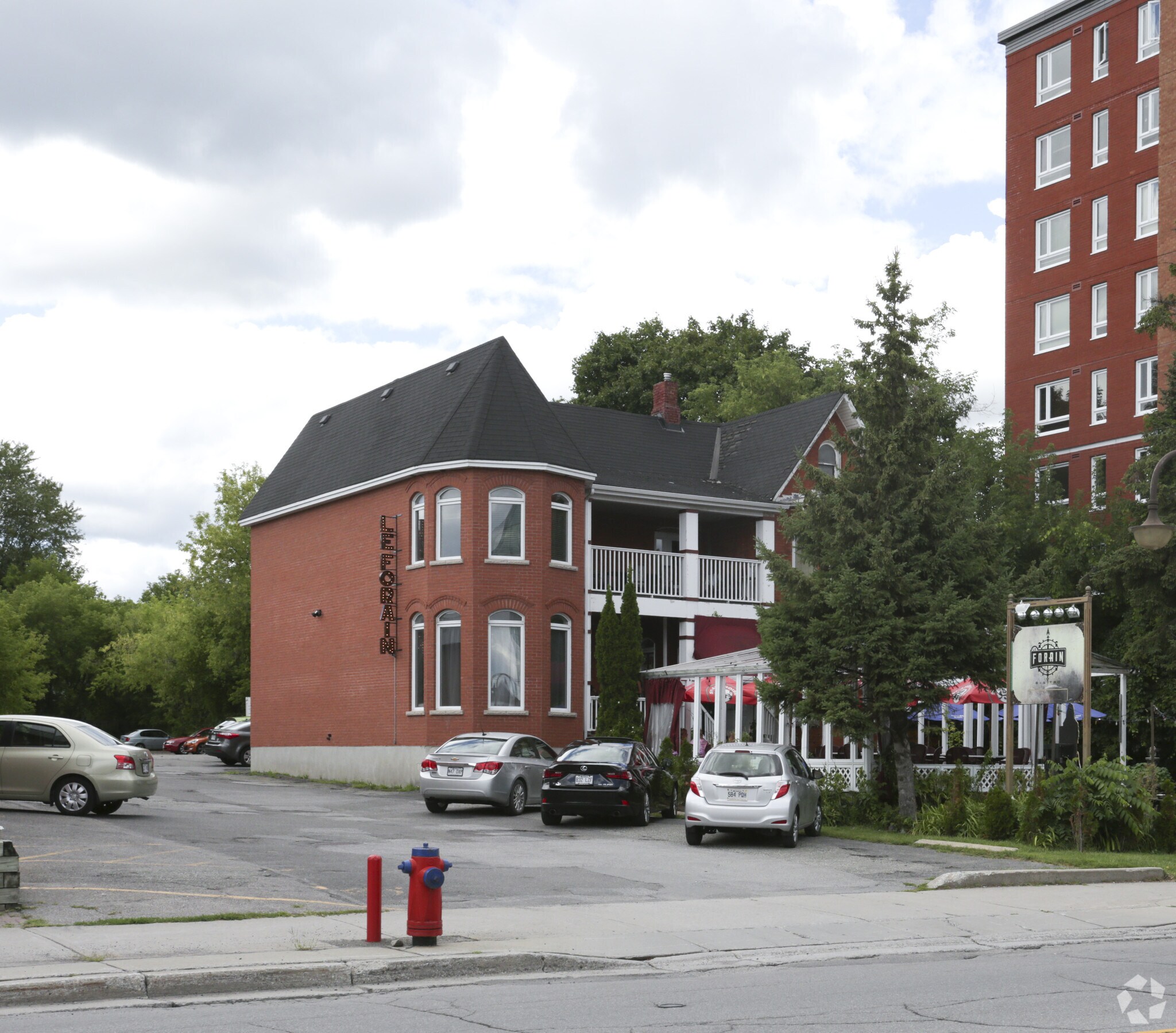 189 Boul Saint-Joseph, Gatineau, QC for sale Primary Photo- Image 1 of 1