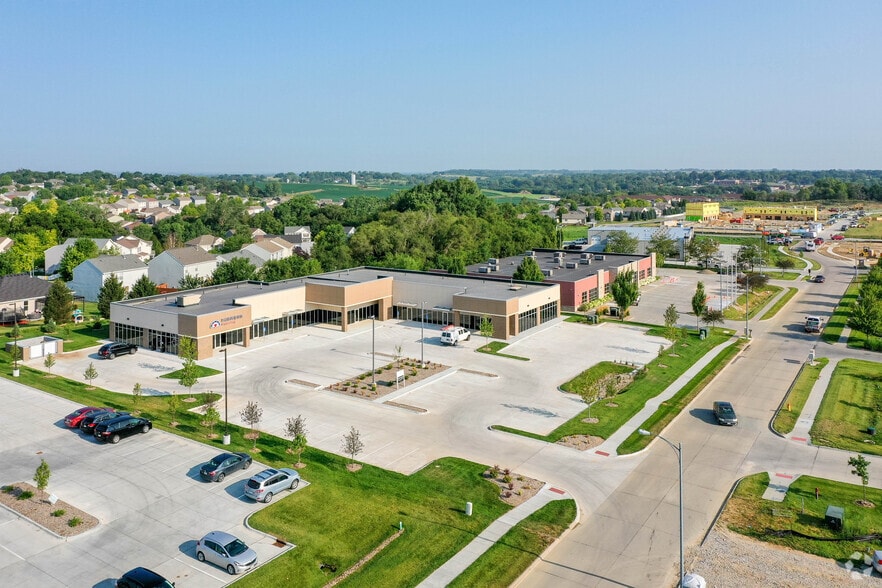 1314 N 205th St, Elkhorn, NE for lease - Building Photo - Image 2 of 3