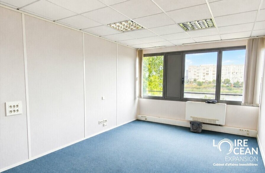 Bureau dans Nantes à vendre - Photo du bâtiment - Image 2 de 12