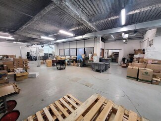 Plus de détails pour Bureau, Industriel à louer