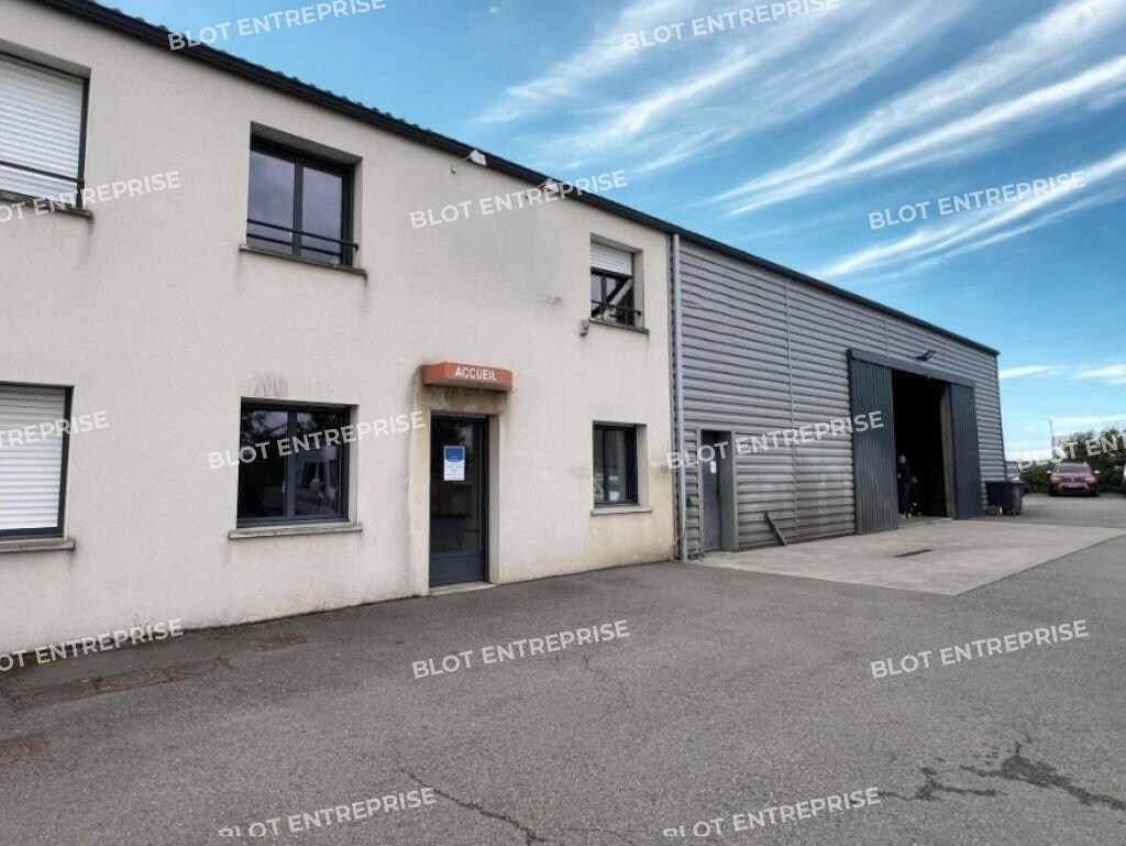 Office in Bain-de-Bretagne for lease Building Photo- Image 1 of 10