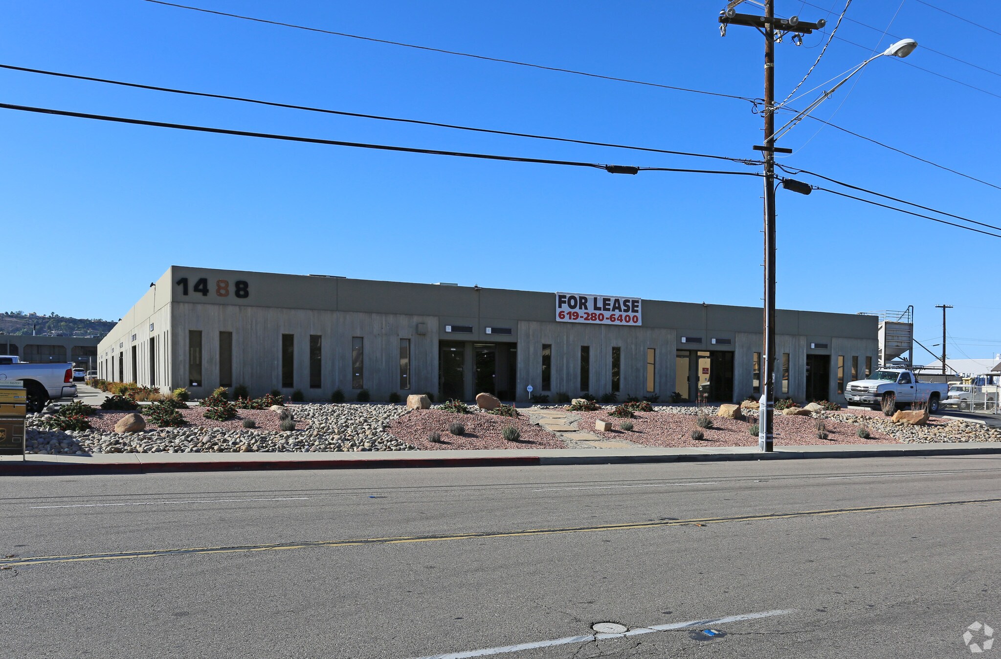 1488 Pioneer Way, El Cajon, CA à vendre Photo du bâtiment- Image 1 de 1