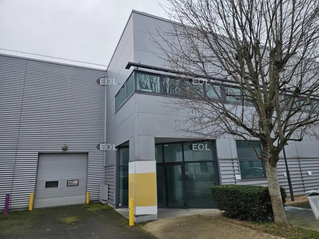 Flex in Ivry-sur-Seine for lease Building Photo- Image 1 of 6