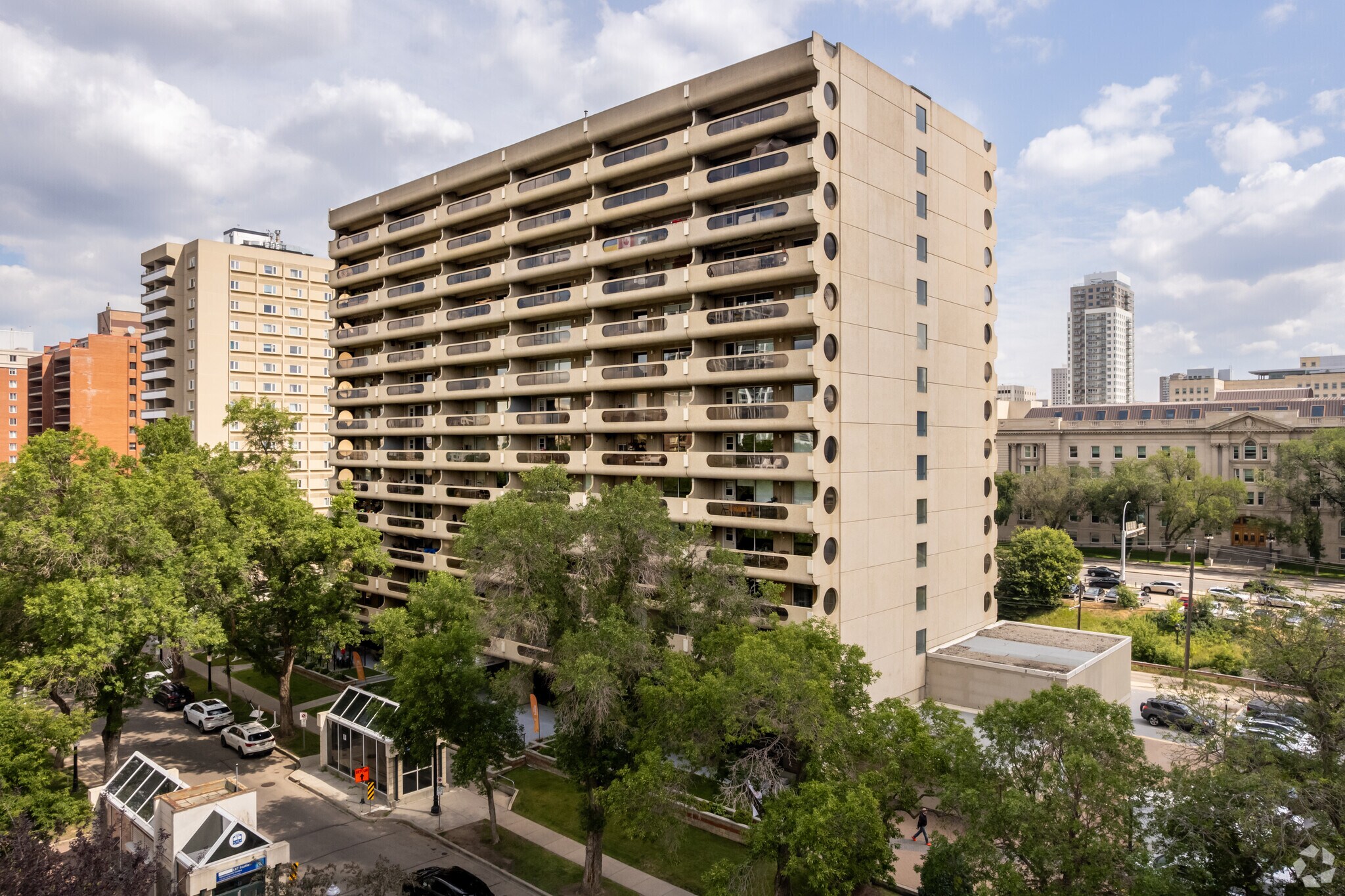 9837 110th St NW, Edmonton, AB à vendre Photo principale- Image 1 de 1