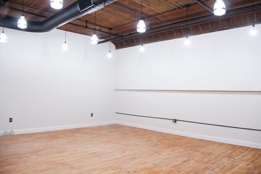 5806-5810 Bergenline Ave, West New York, NJ for lease - Interior Photo - Image 2 of 19