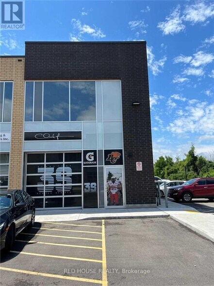 1158 King Rd, Burlington, ON à vendre - Photo du bâtiment - Image 3 de 5