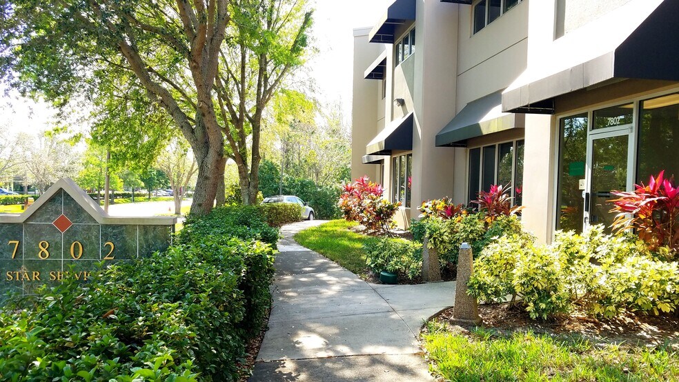 7802 Kingspointe Pky, Orlando, FL à louer - Photo du bâtiment - Image 3 de 33