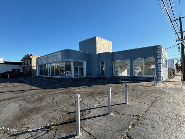 Plus de détails pour 444 W Merrick Rd, Valley Stream, NY - Commerce de détail à louer