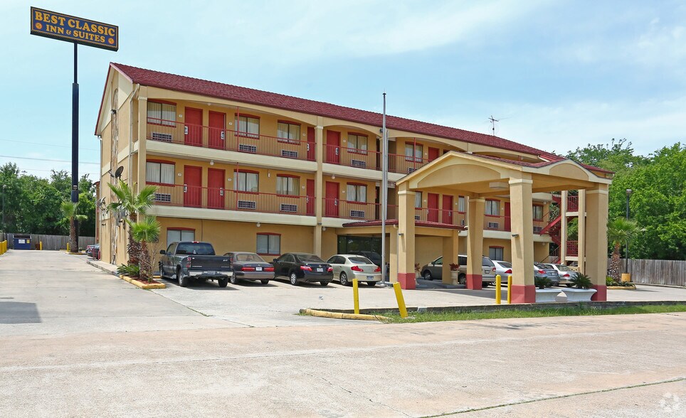 13611 Rankin Cor W, Houston, TX à vendre - Photo du bâtiment - Image 3 de 6