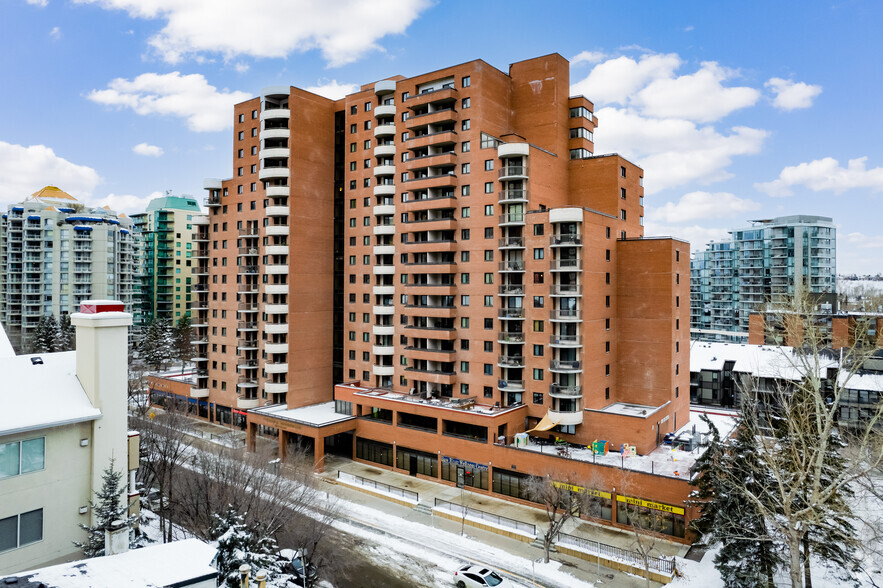 738 3rd Ave SW, Calgary, AB à vendre - Photo du bâtiment - Image 1 de 1