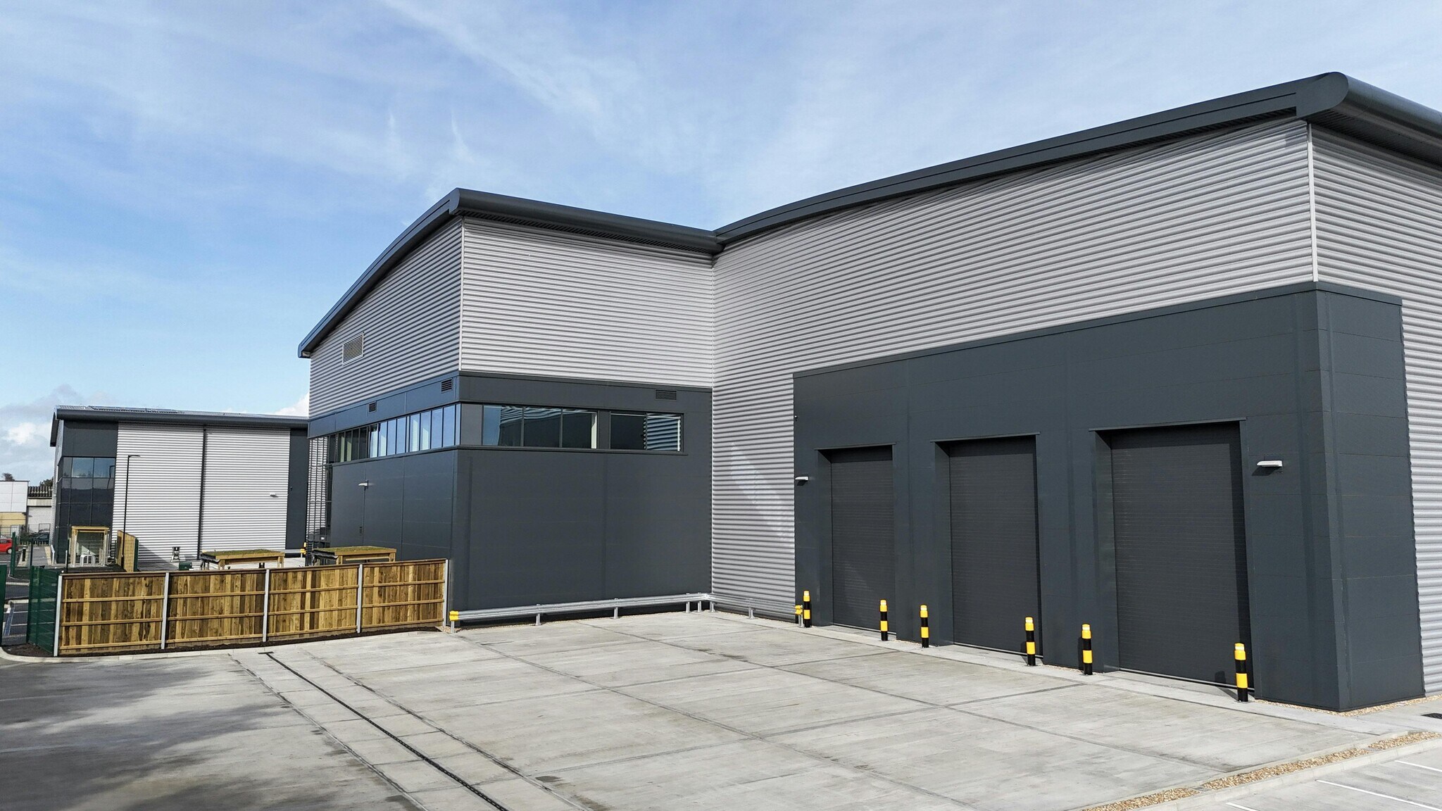 Limberline Rd, Portsmouth à louer Photo du bâtiment- Image 1 de 39