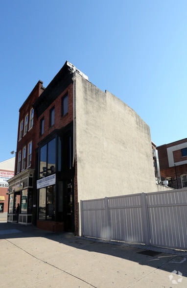 327 N Eutaw St, Baltimore, MD à vendre - Photo du bâtiment - Image 2 de 4
