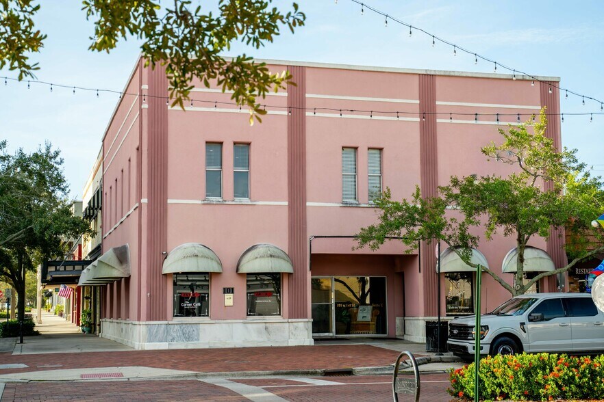 101 W 1st St, Sanford, FL à vendre - Photo du bâtiment - Image 3 de 47