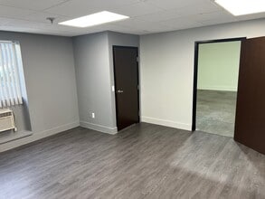 70 S Squirrel Rd, Auburn Hills, MI for lease Interior Photo- Image 2 of 6