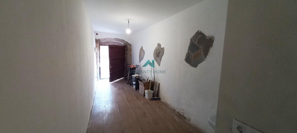 Retail in Laredo, Cantabria for sale - Interior Photo - Image 3 of 4