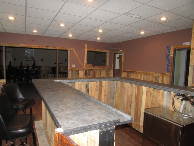 10147 Maumee Western Rd, Monclova, OH à vendre - Photo du bâtiment - Image 3 de 14