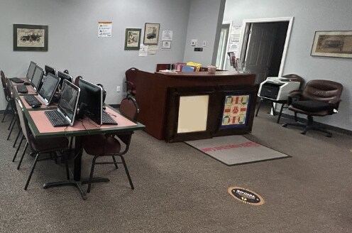 1943-1947 Woodson Rd, Overland, MO à louer - Photo du bâtiment - Image 3 de 4