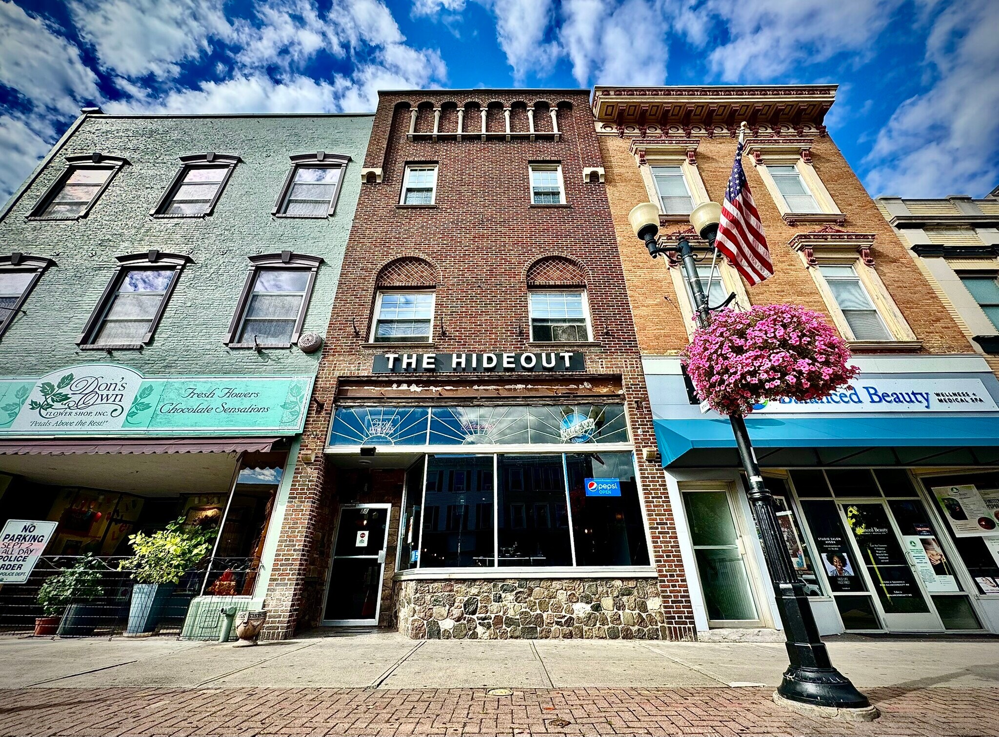 38 Seneca St, Geneva, NY à vendre Photo du bâtiment- Image 1 de 21