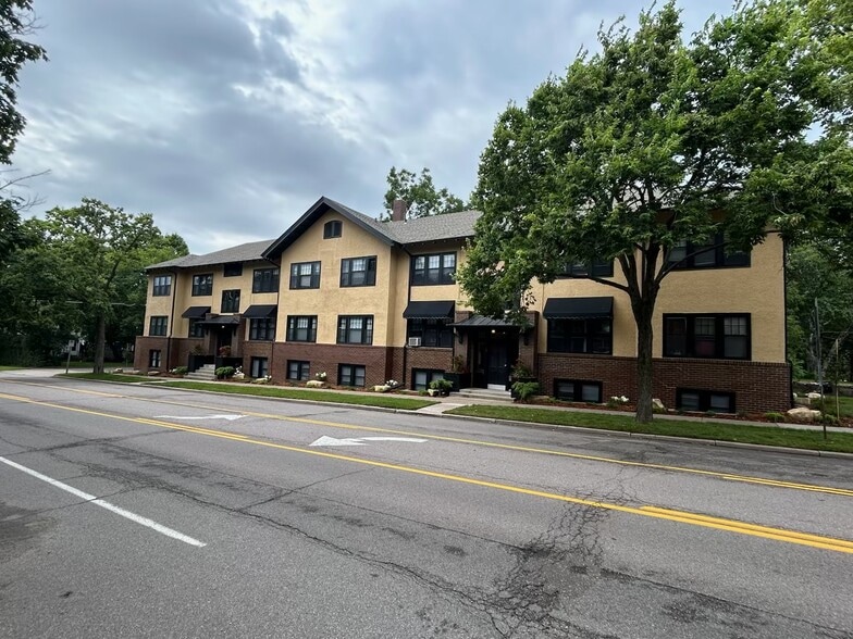 107-115 Fairview Ave N, Saint Paul, MN à vendre - Photo du bâtiment - Image 3 de 20