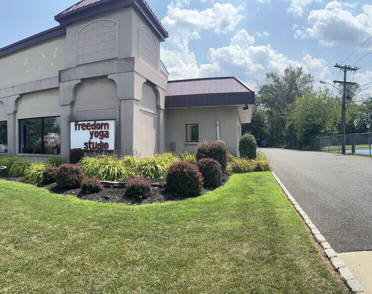 107 Sherman Ave, Raritan, NJ à louer - Photo du bâtiment - Image 2 de 13