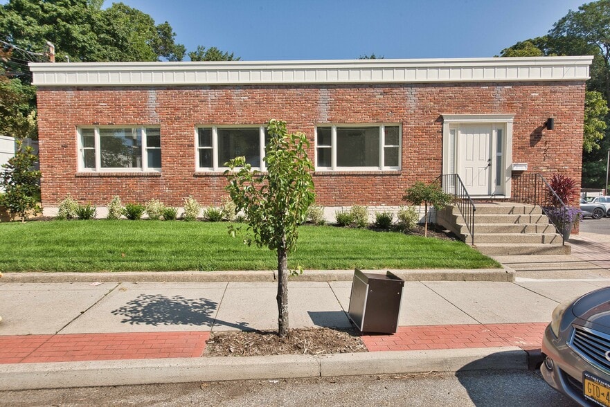 121 Pulaski Rd, Kings Park, NY for sale - Building Photo - Image 2 of 22