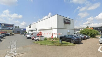 More details for 1 N 10, Coignieres - Retail for Lease