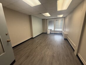 132 E Broadway, Eugene, OR à louer Photo intérieure- Image 2 de 2