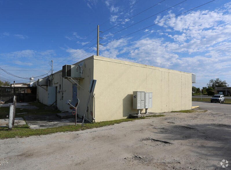11150-11170 SE Federal Hwy, Hobe Sound, FL à vendre - Photo du bâtiment - Image 3 de 13