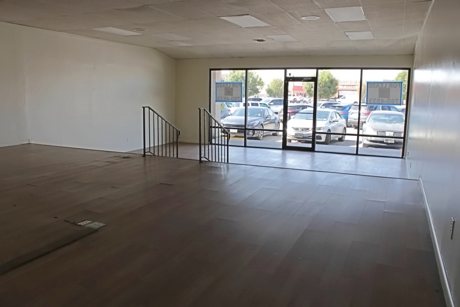 7595 North Loop Dr, El Paso, TX for lease Interior Photo- Image 1 of 7