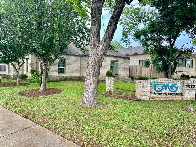 1912 W 35th St, Austin, TX à louer - Photo du bâtiment - Image 3 de 22