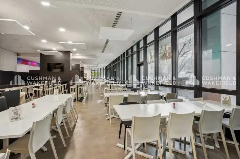 Bureau dans Levallois-Perret à louer - Photo du bâtiment - Image 3 de 9