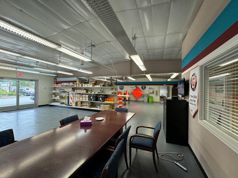 1002 Central Ave N, Kent, WA for lease - Interior Photo - Image 3 of 6