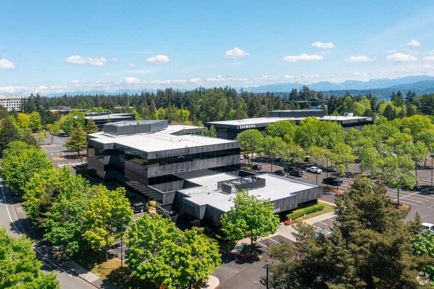 15800 SE Eastgate Way, Bellevue, WA à louer - Photo du bâtiment - Image 2 de 7