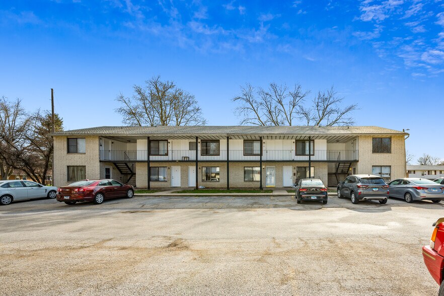 1902 Sheridan Rd, Pekin, IL à vendre - Photo du bâtiment - Image 2 de 12