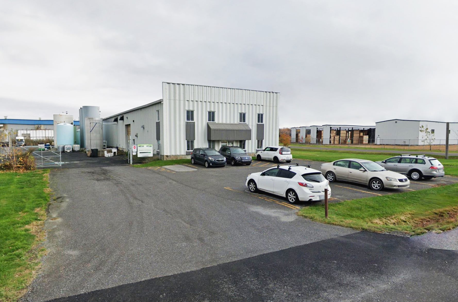 895 Ch Benoit, Mont-saint-hilaire, QC for sale Building Photo- Image 1 of 1