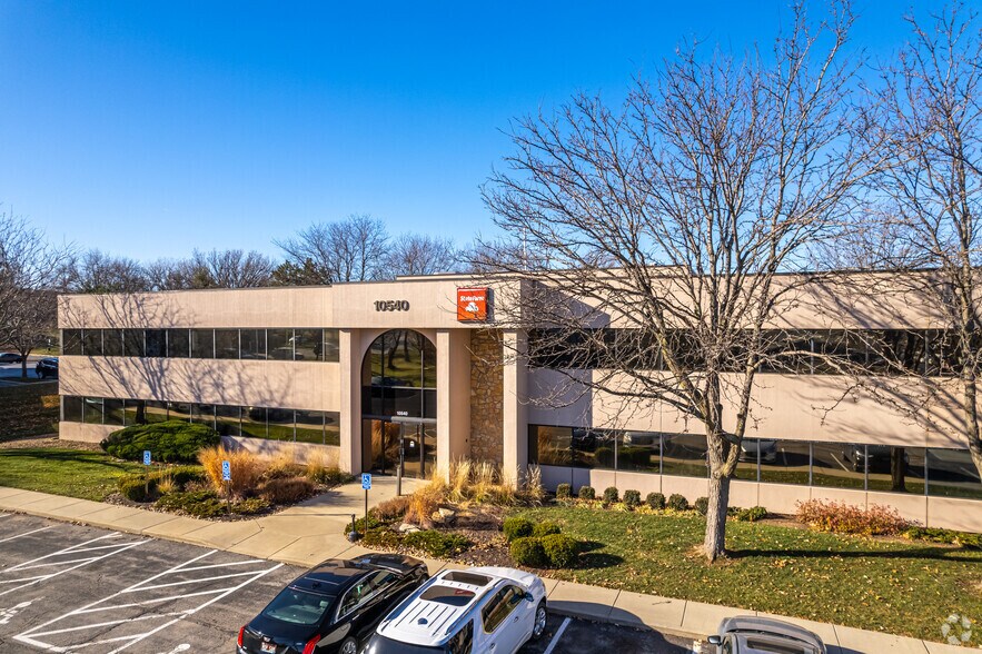 10540 Marty St, Overland Park, KS à louer - Photo du bâtiment - Image 3 de 14
