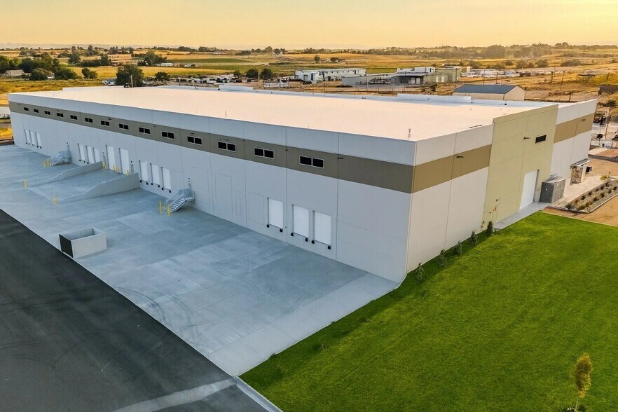 19127 Red Label Ln, Caldwell, ID à louer - Photo du bâtiment - Image 2 de 8