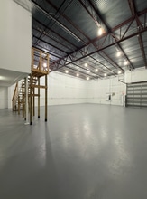 3600 NE 4th Ave, Oakland Park, FL for lease Interior Photo- Image 1 of 8