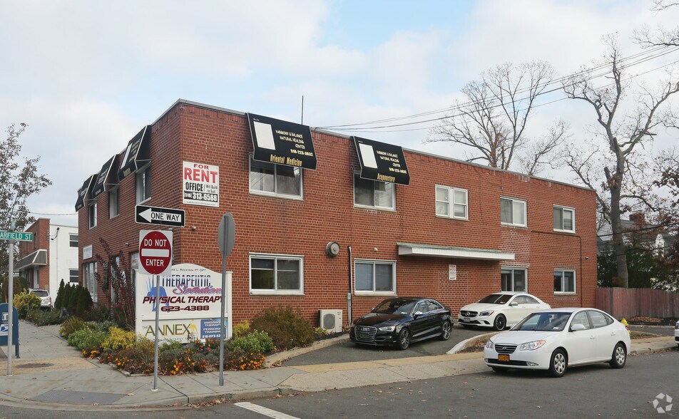 1757 Merrick Ave, Merrick, NY à louer - Photo du bâtiment - Image 3 de 6